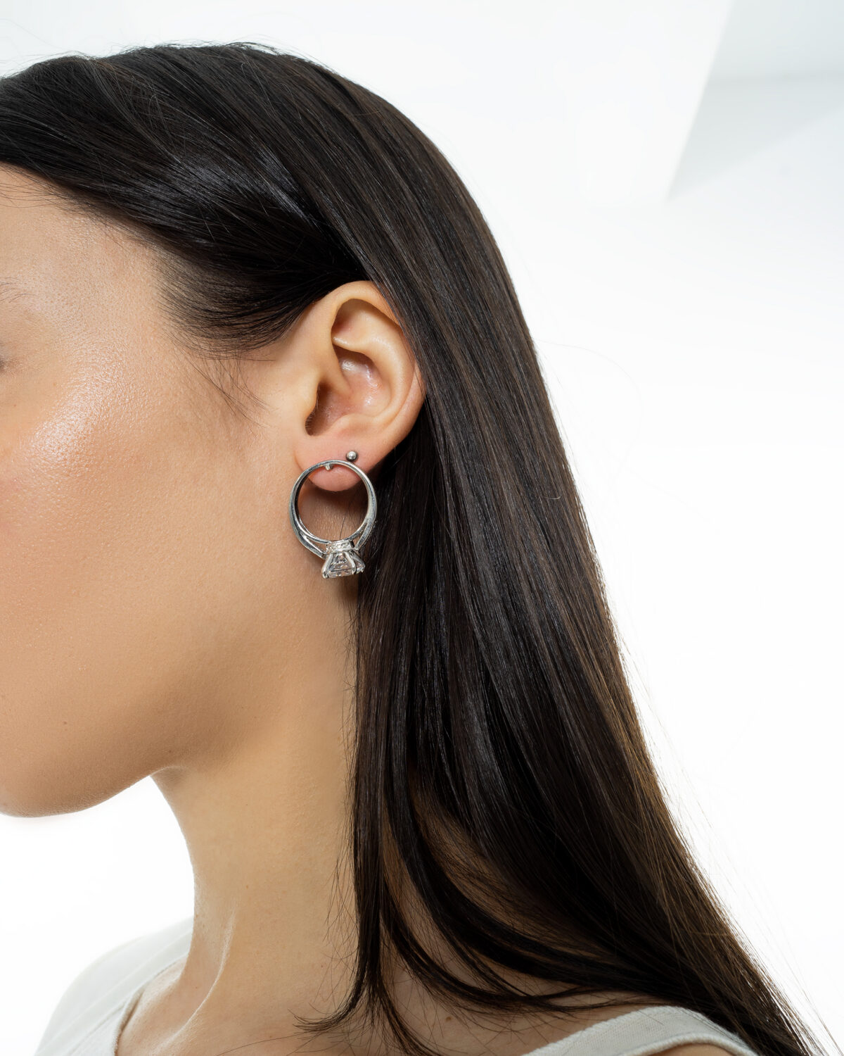 A Huli Ear Rings - Image 4