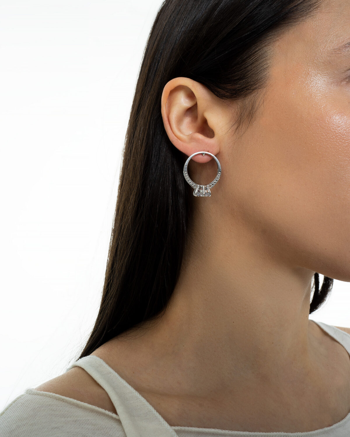 A Huli Ear Rings - Image 5