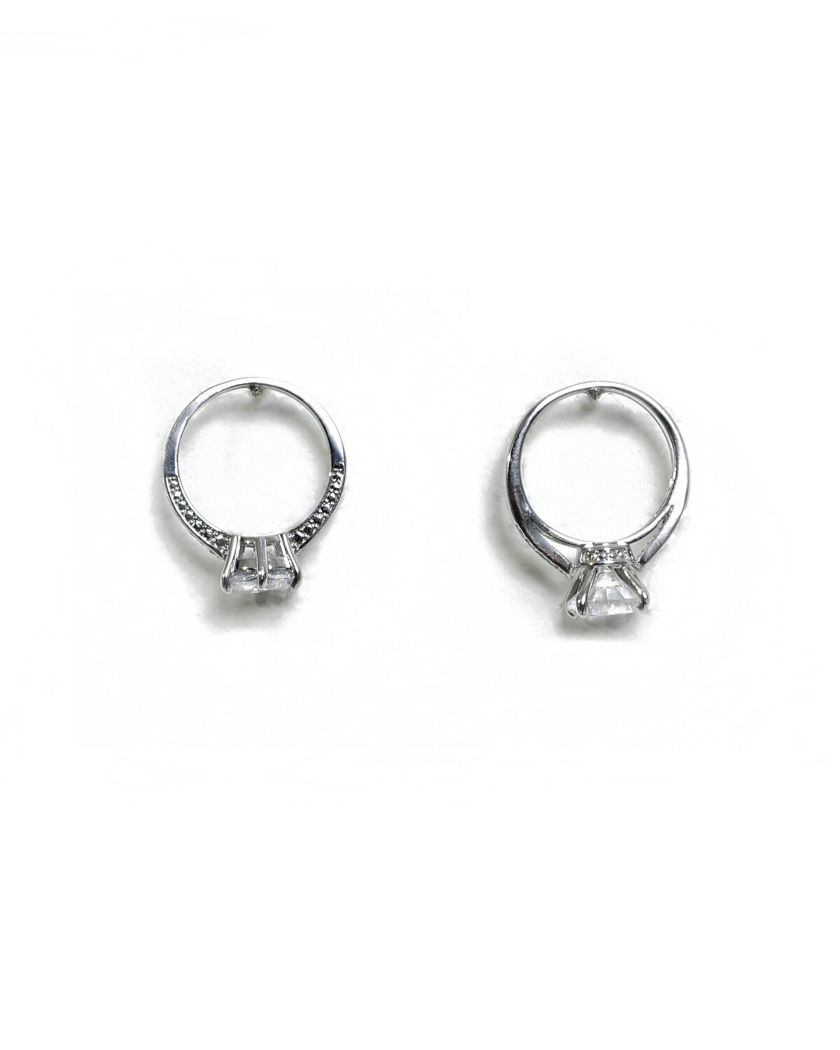 A Huli Ear Rings