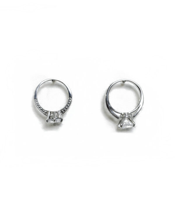 A Huli Ear Rings