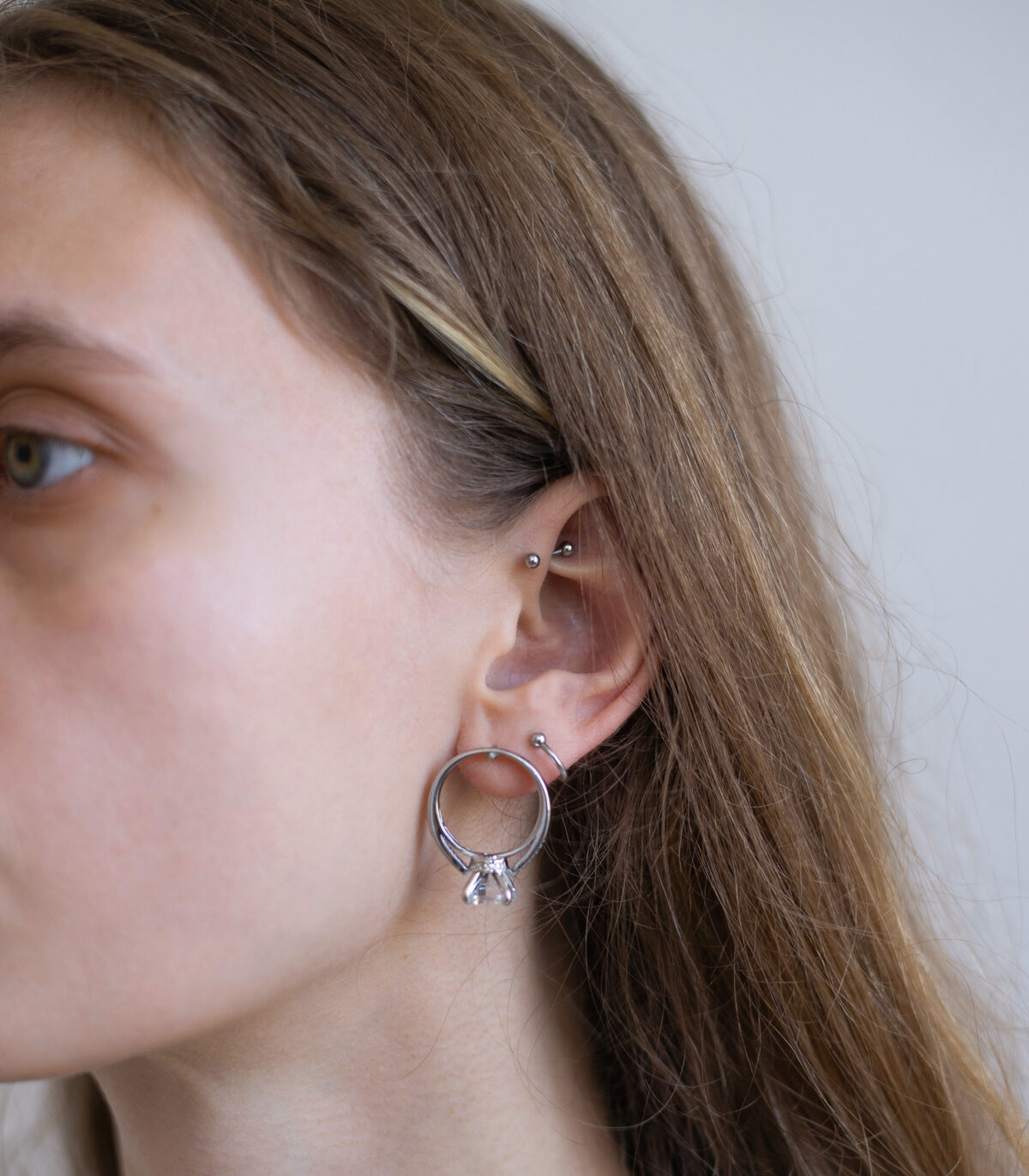 A Huli Ear Rings - Image 7